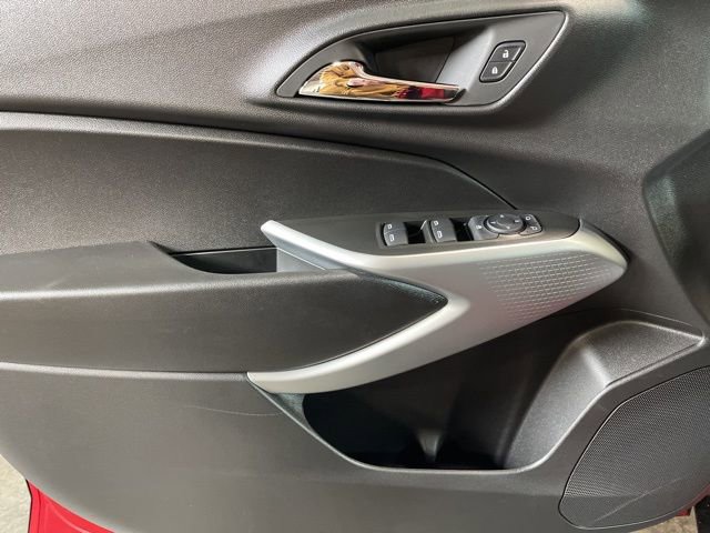 New 2026 Chevrolet Trax RS w/ Sunroof Package image 11