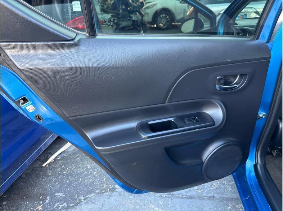 Used 2015 Toyota Prius C Three image 18