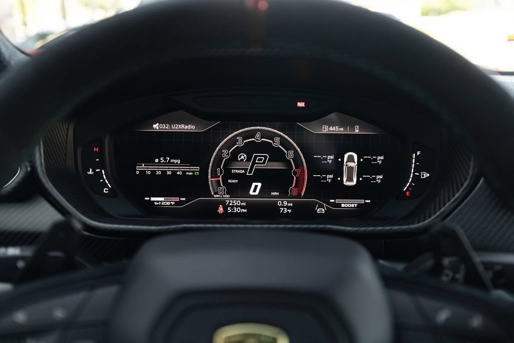 Used 2024 Lamborghini Urus Performante AWD/4WD image 40