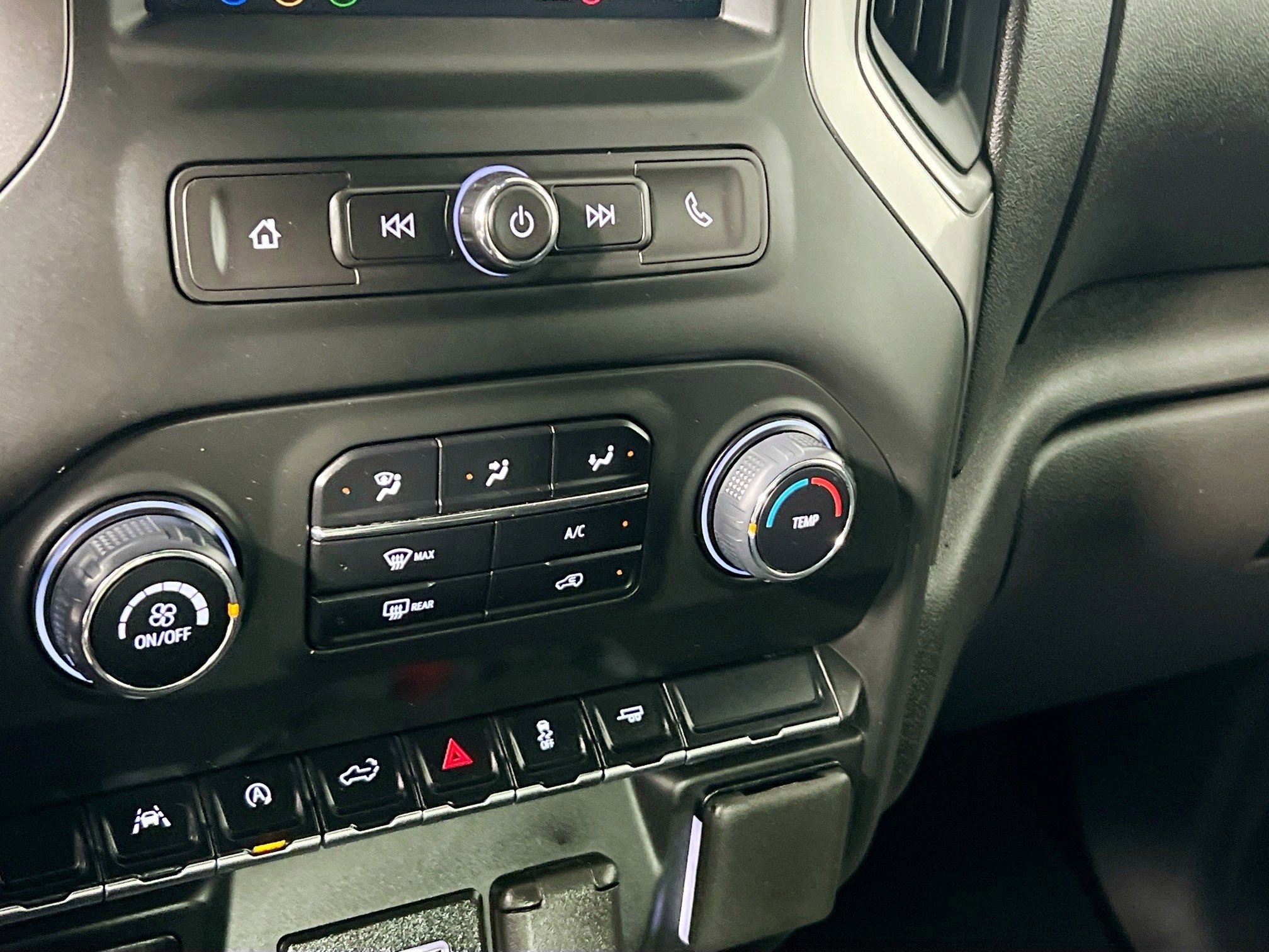Used 2025 Chevrolet Silverado 1500 Custom RWD image 27