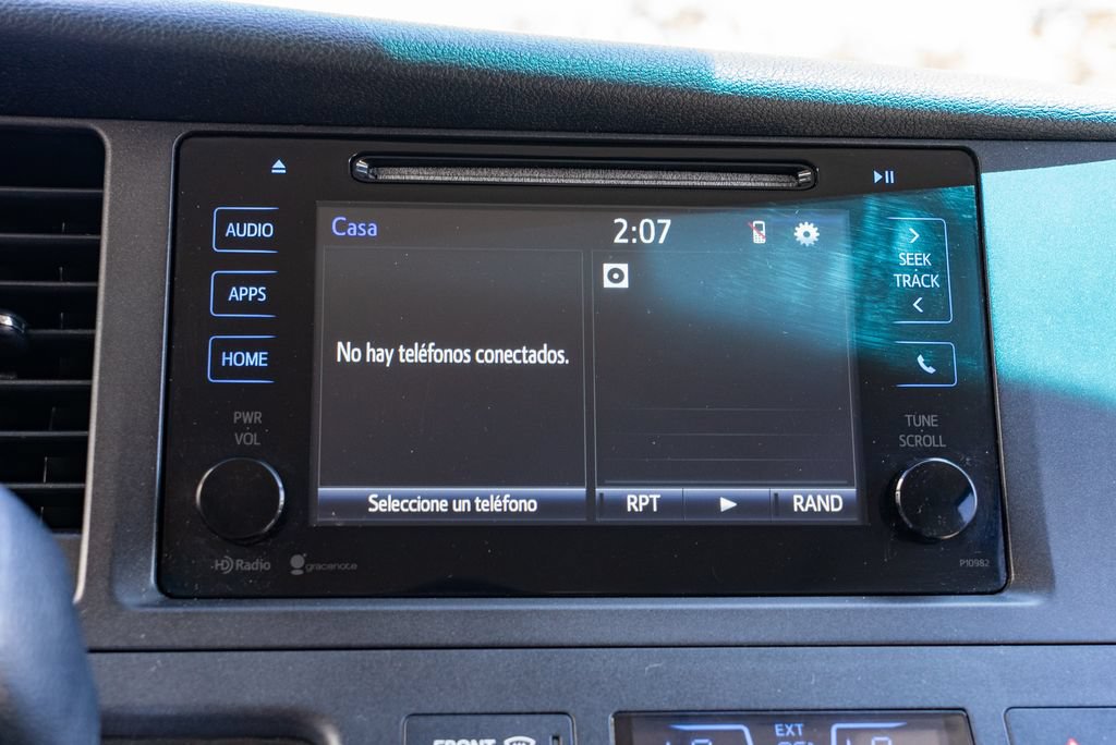 Used 2015 Toyota Sienna LE FWD image 16