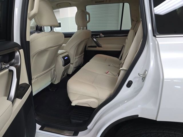 Used 2023 Lexus GX 460 Premium w/ Premium Package image 12