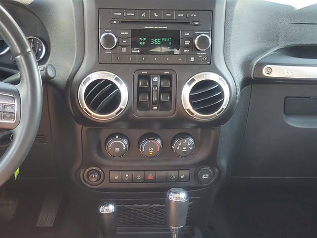 Used 2017 Jeep Wrangler Unlimited Sahara w/ Dual Top Group image 28