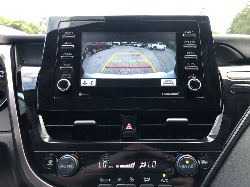 Used 2024 Toyota Camry SE image 10