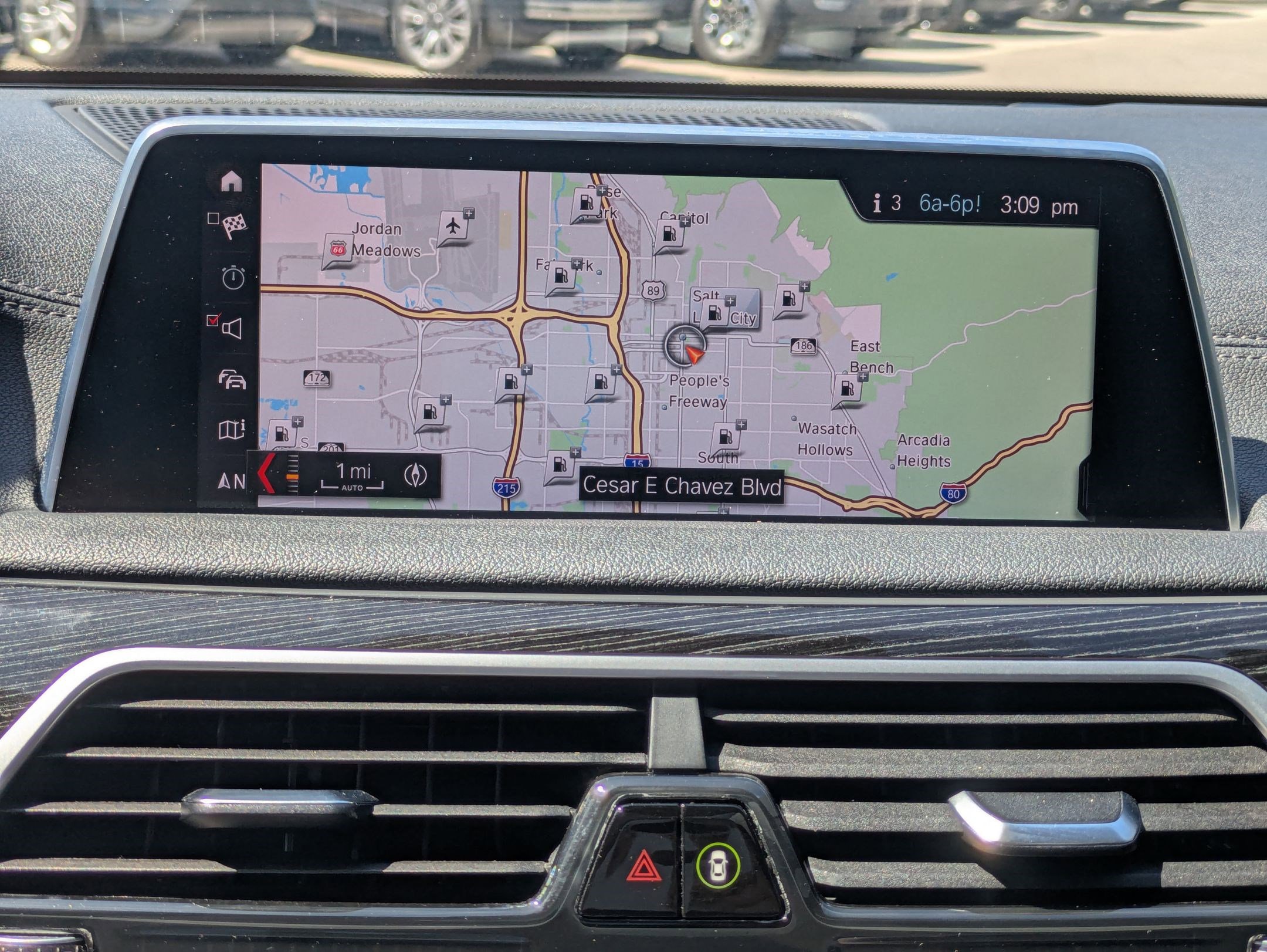 Used 2019 BMW 750i w/ M Sport Package RWD image 23