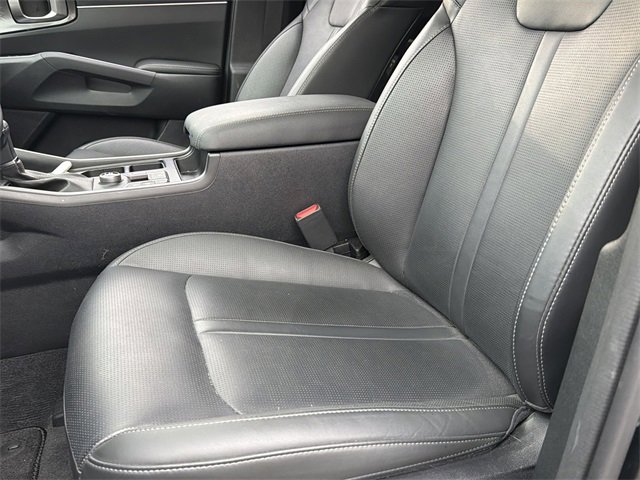 Used 2025 Kia Sorento S w/ Panoramic Sunroof Package image 21