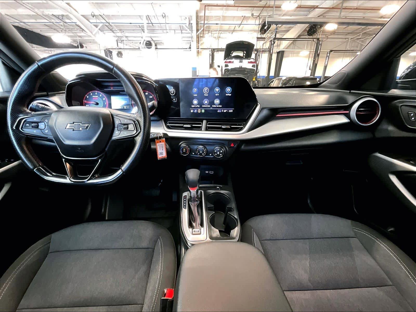 Used 2024 Chevrolet Trax RS FWD image 22
