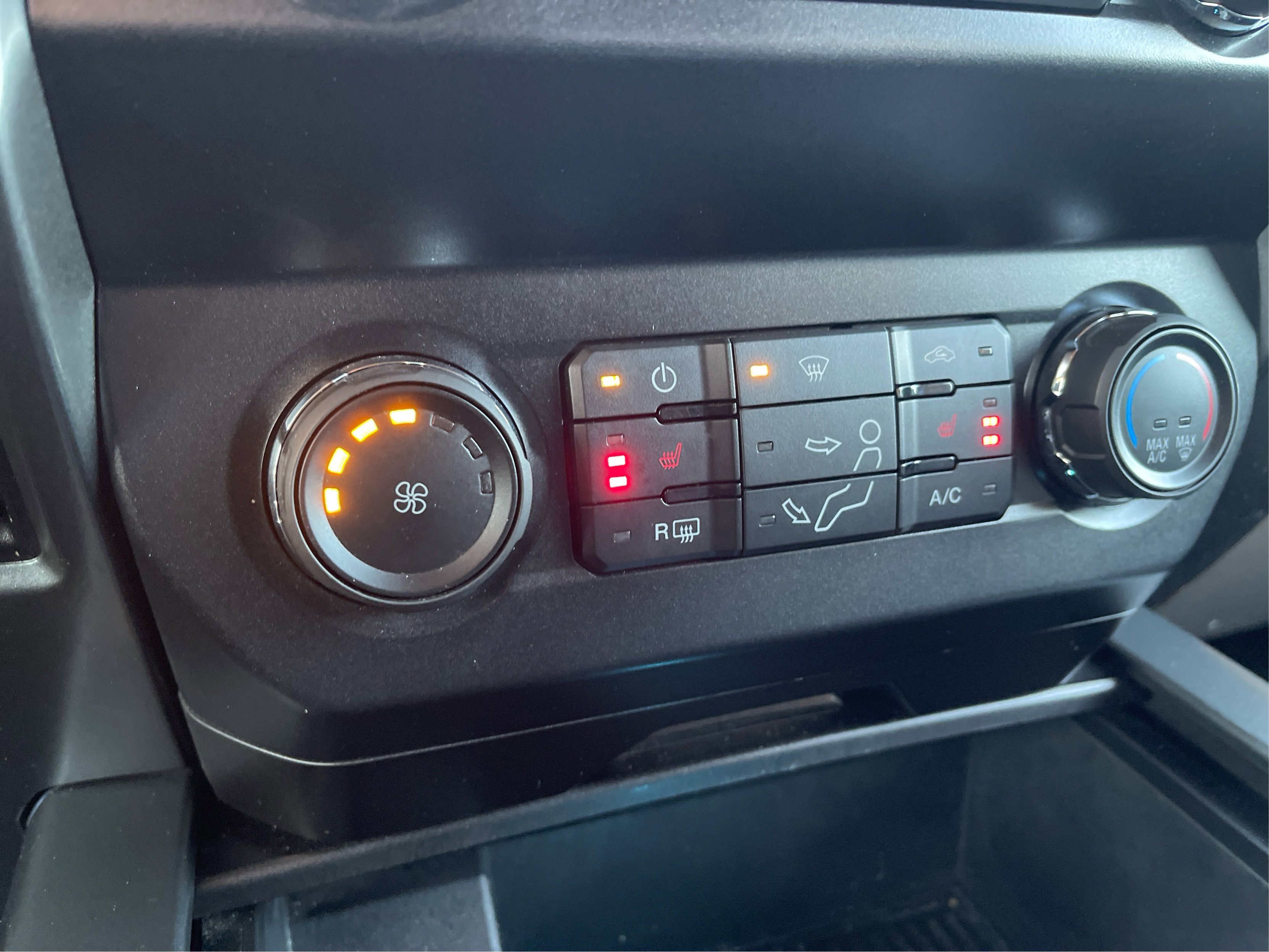 Certified 2022 Ford F350 XLT w/ XLT Premium Package image 24