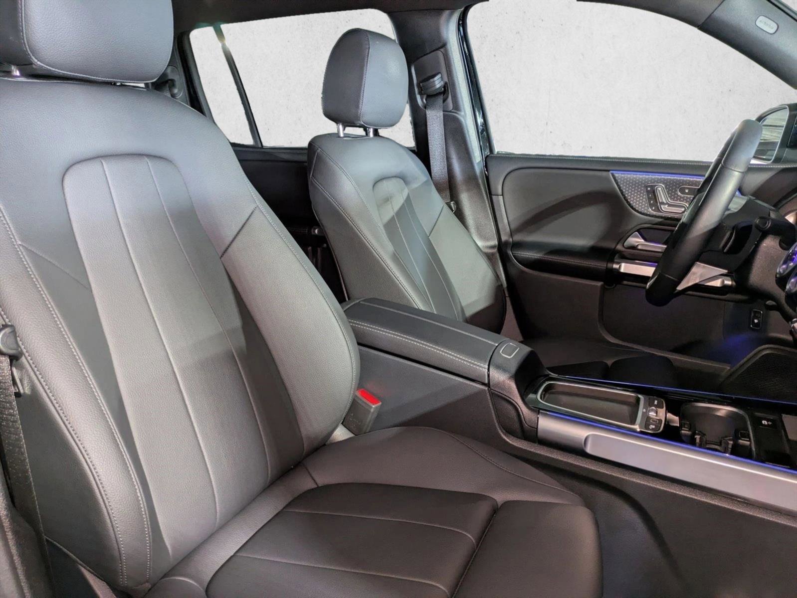 Certified 2025 Mercedes-Benz GLB 250 image 19