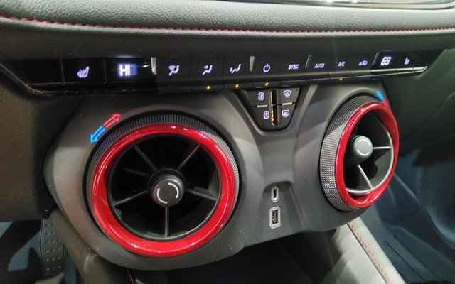 Used 2022 Chevrolet Blazer RS image 22