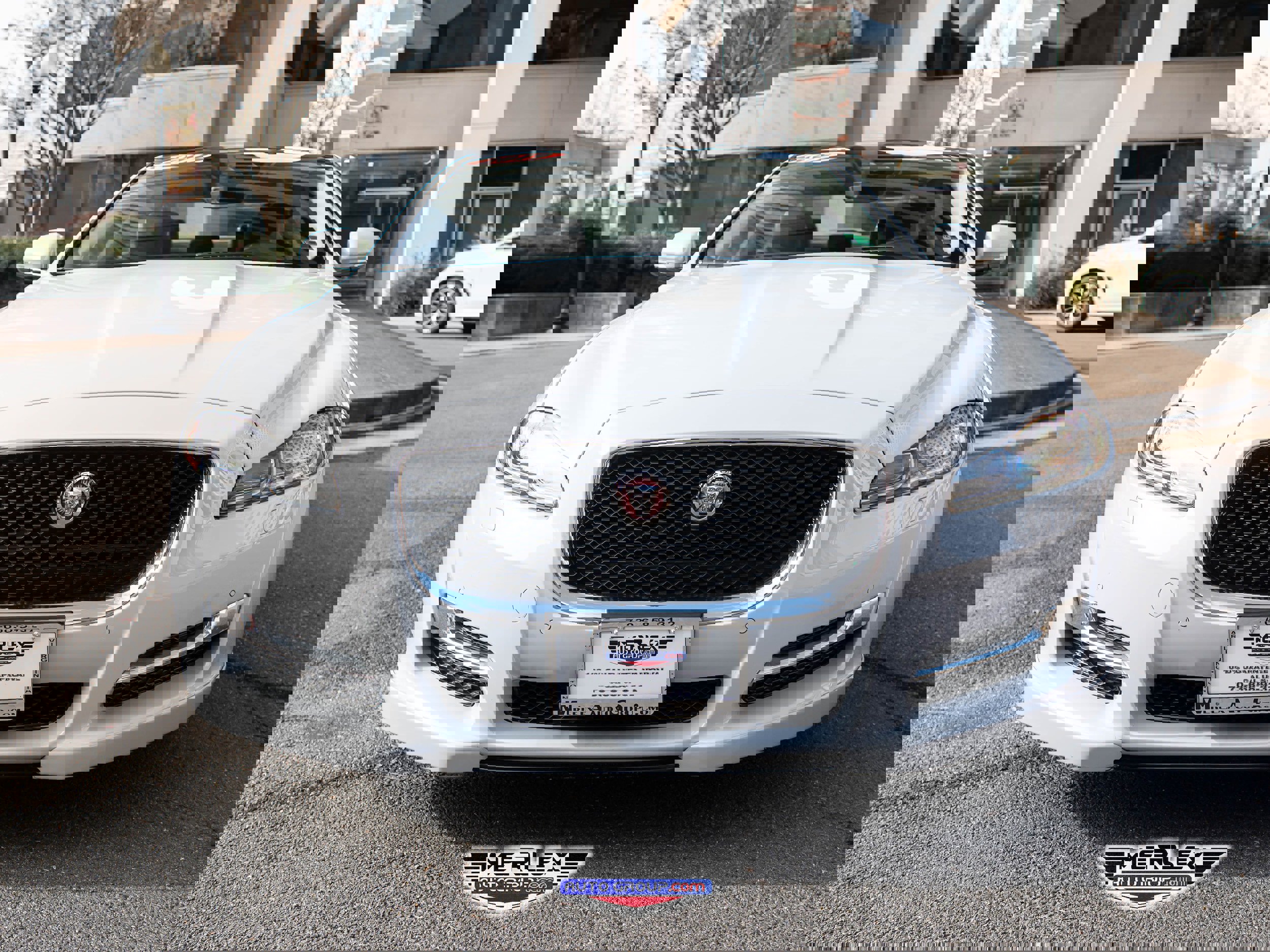 Used 2019 Jaguar XJ R-Sport image 2