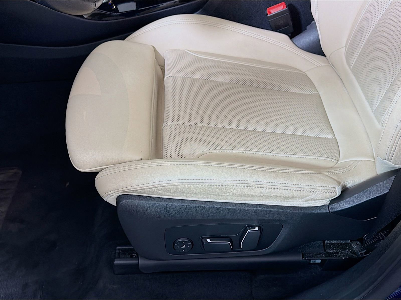 Used 2024 BMW X3 xDrive30i w/ Premium Package AWD/4WD image 22