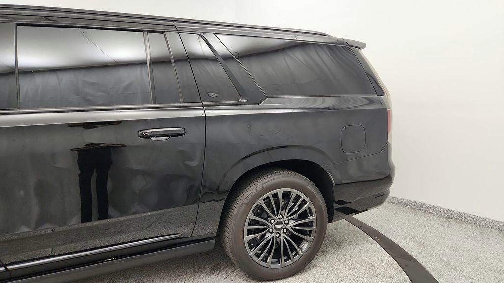 Used 2023 Cadillac Escalade ESV V w/ Heavy-Duty Trailer Package image 12