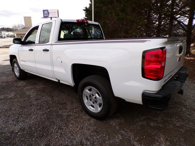 Used 2018 Chevrolet Silverado 1500 W/T w/ Trailering Package image 3