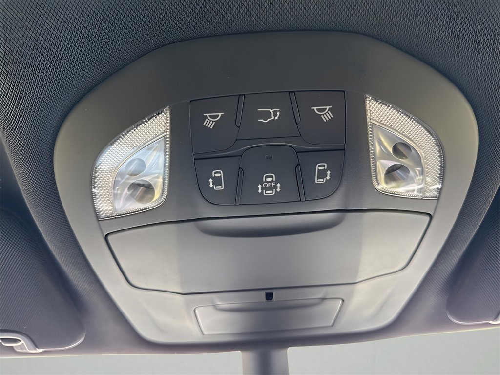 New 2026 Chrysler Pacifica Select image 40