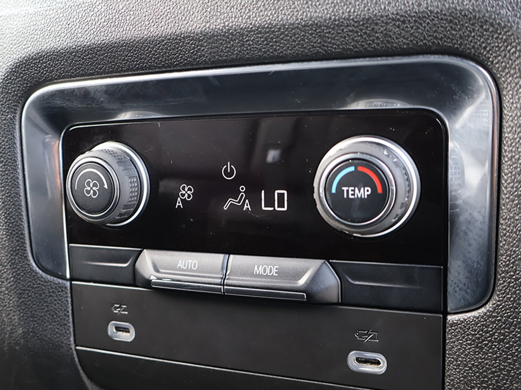 Used 2024 Chevrolet Suburban LT AWD/4WD image 55