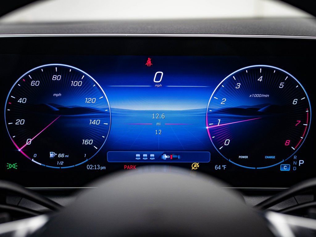 Used 2025 Mercedes-Benz GLC 300 4MATIC image 29