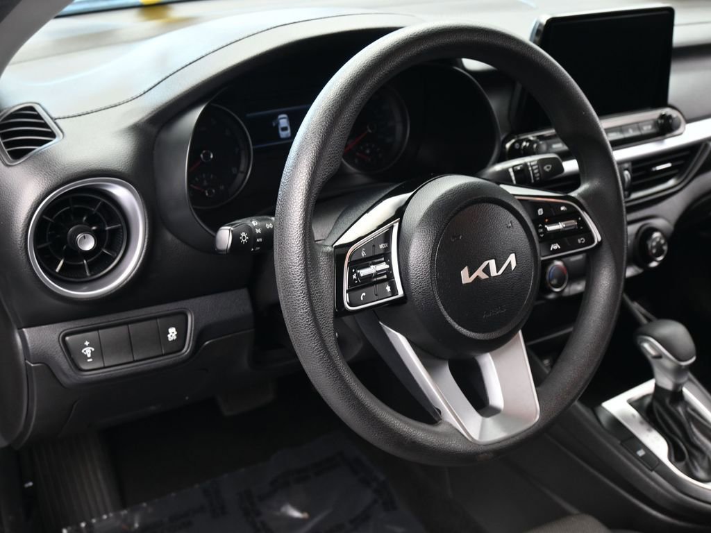Used 2023 Kia Forte LXS image 14