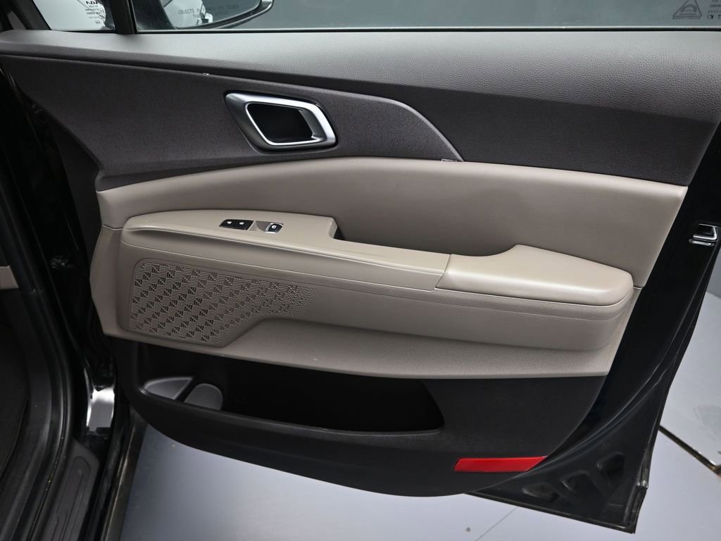 Certified 2026 Kia Carnival EX image 38