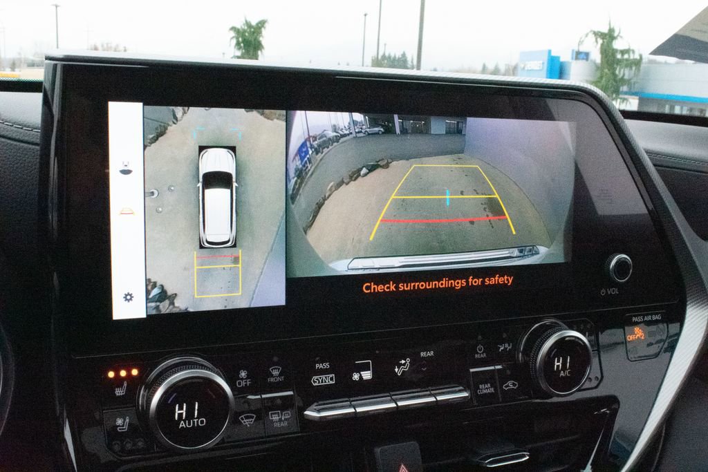 Used 2024 Toyota Highlander Limited image 21