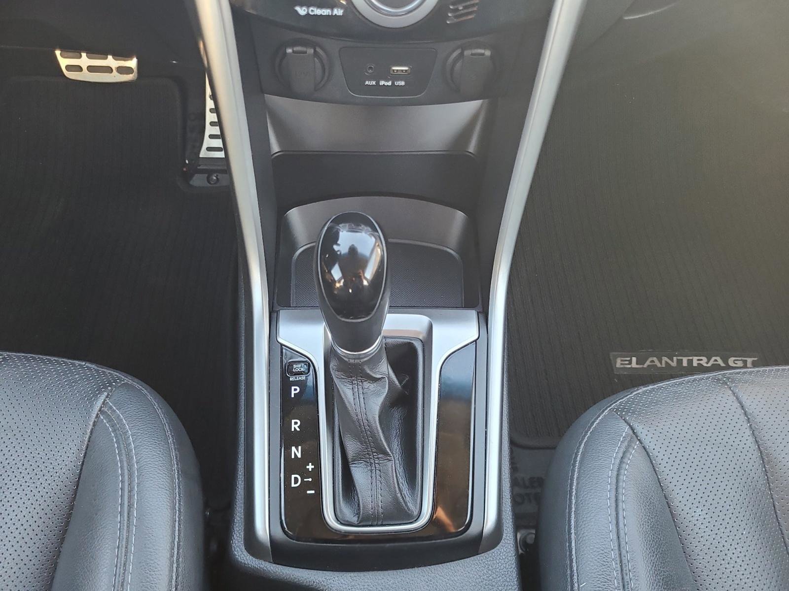 Used 2014 Hyundai Elantra GT w/ Option Group 03 image 16