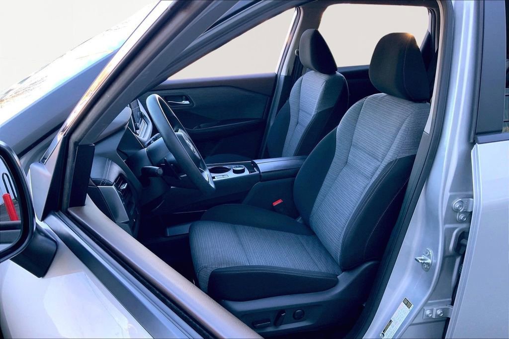 Used 2023 Nissan Rogue SV image 15