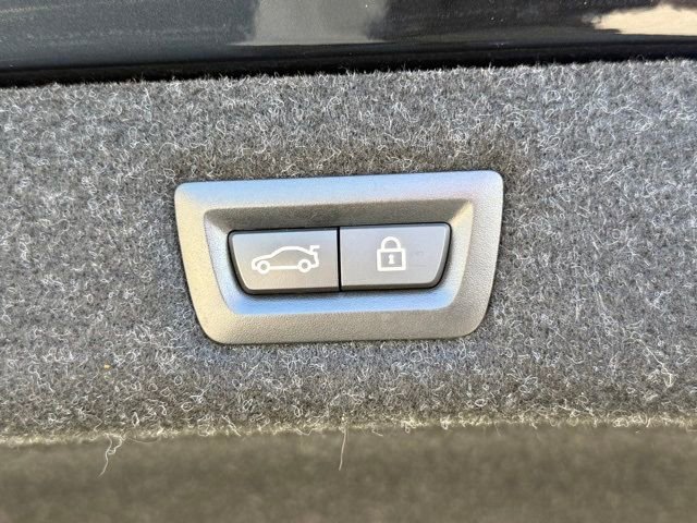 Certified 2023 BMW 530e w/ Convenience Package image 16