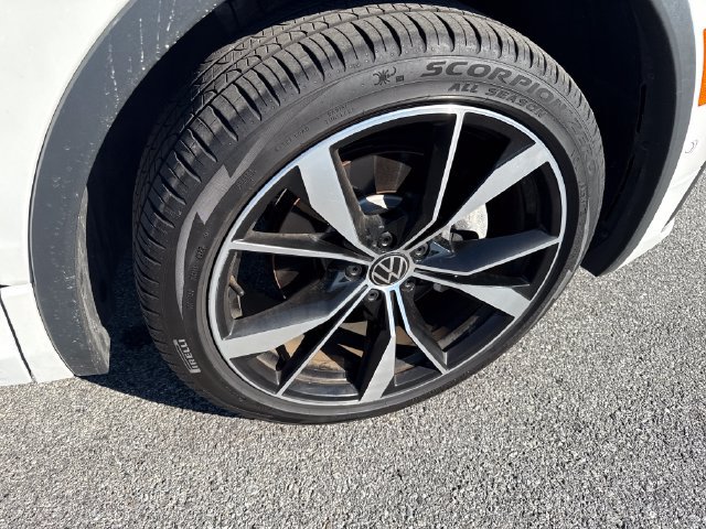 Used 2023 Volkswagen Tiguan SEL R-Line AWD/4WD image 11