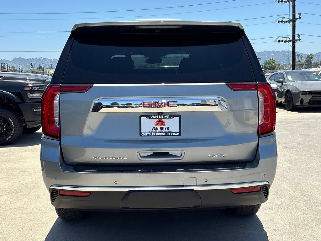 Used 2024 GMC Yukon SLT AWD/4WD image 6