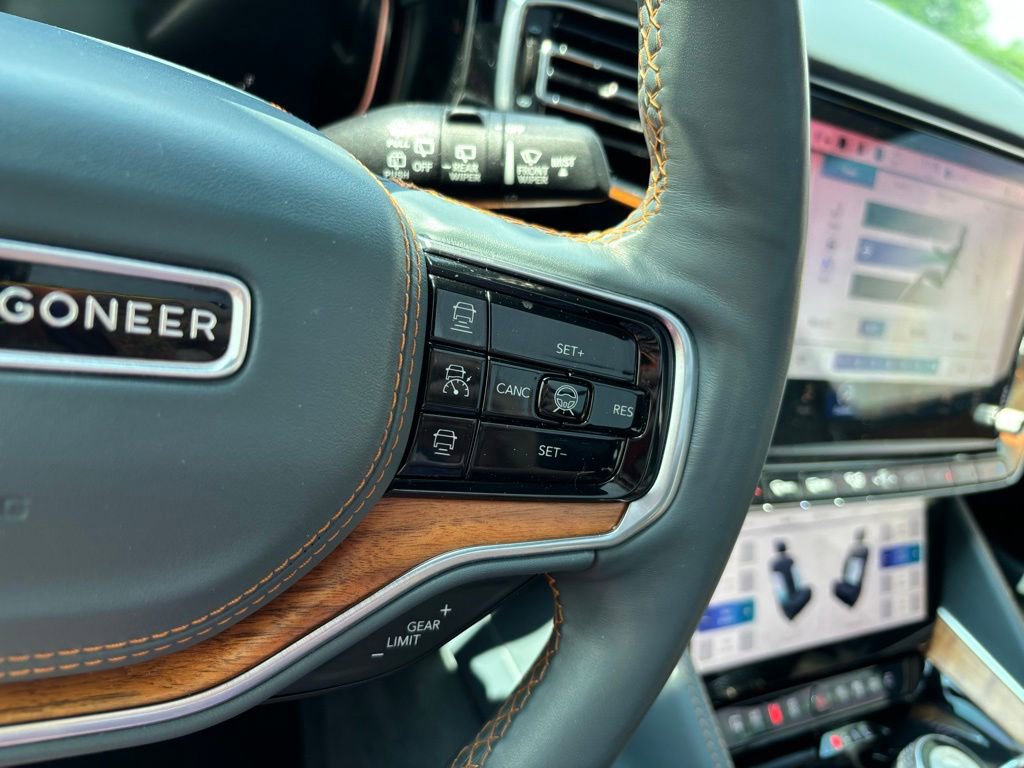 Used 2022 Jeep Grand Wagoneer Series II w/ Convenience Group III AWD/4WD image 39