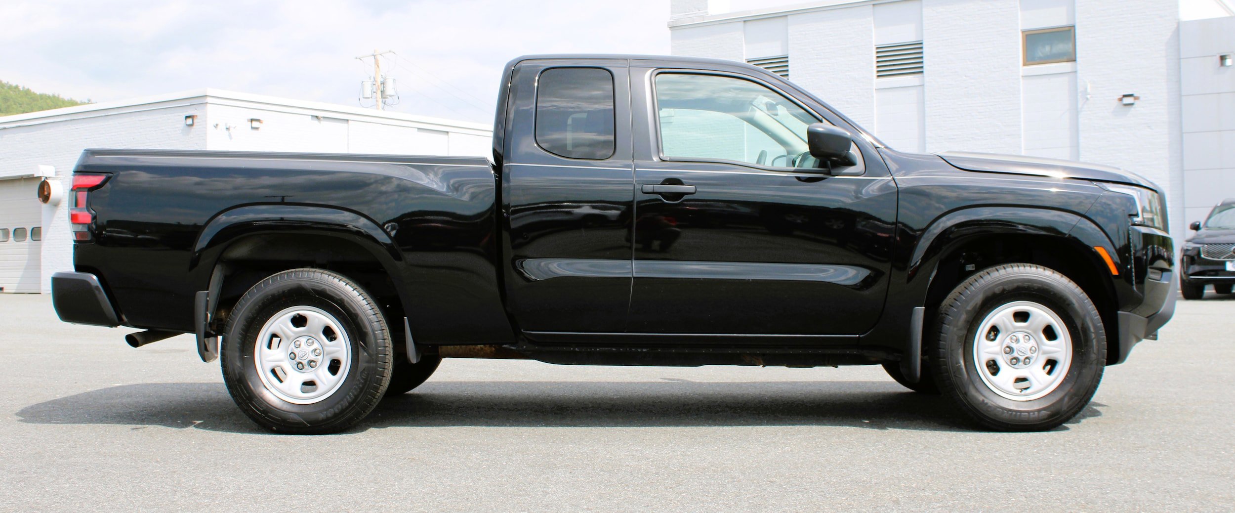 Used 2023 Nissan Frontier S AWD/4WD image 5