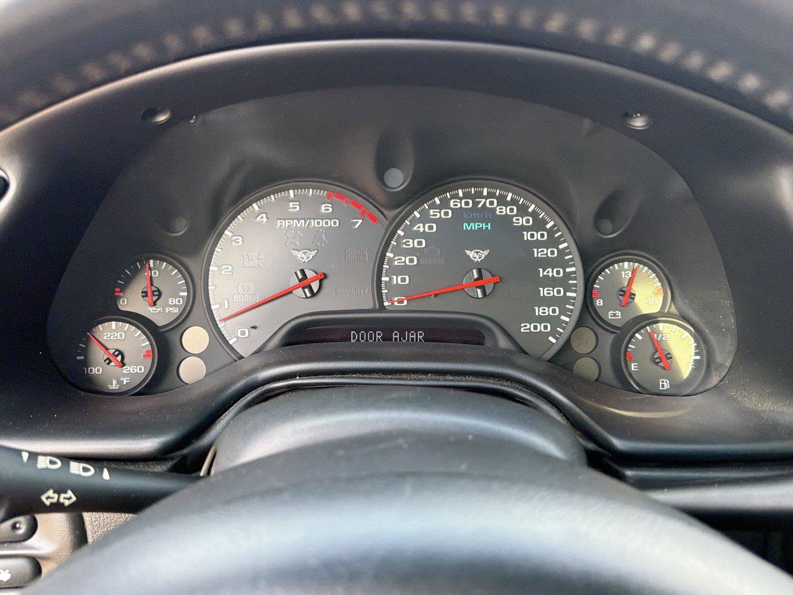 Used 2001 Chevrolet Corvette Coupe w/ Preferred Equipment Group2 RWD image 21