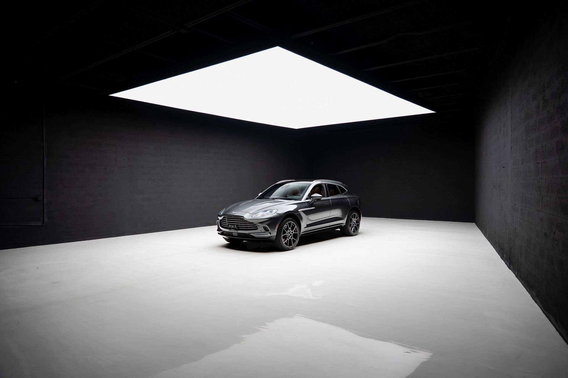 Used 2021 Aston Martin DBX image 85