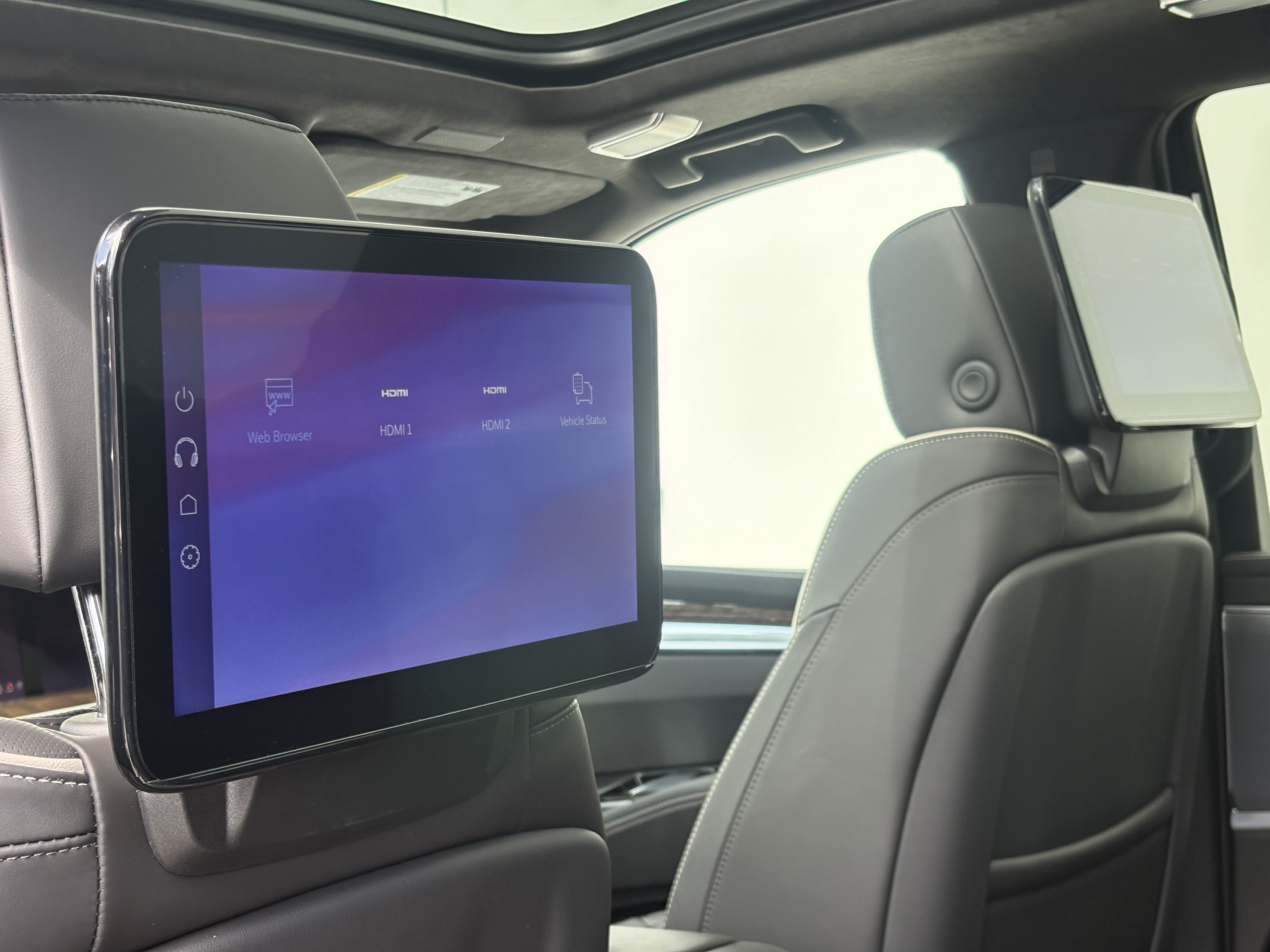 Certified 2025 Cadillac Escalade Premium Luxury Platinum AWD/4WD image 15