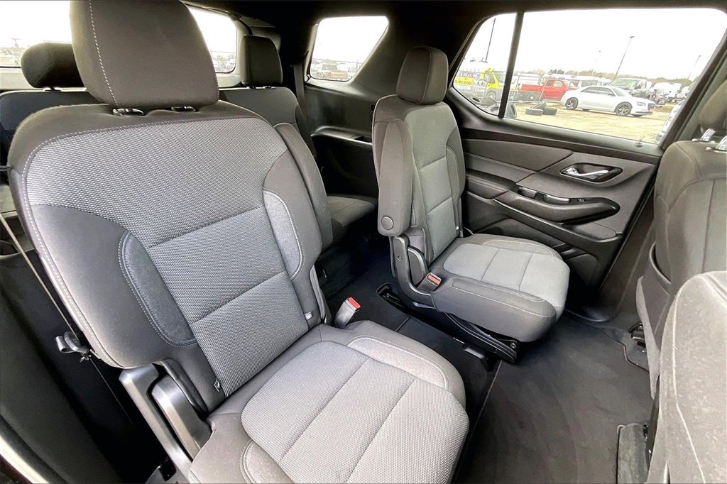 Used 2022 Chevrolet Traverse LT image 22