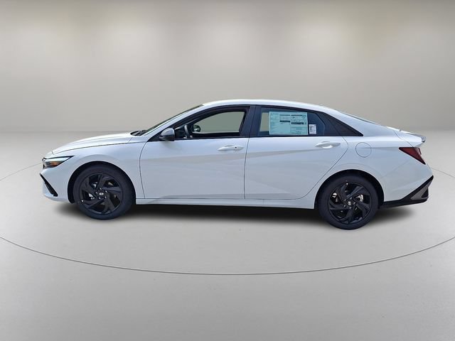 New 2026 Hyundai Elantra SEL Sport FWD image 4