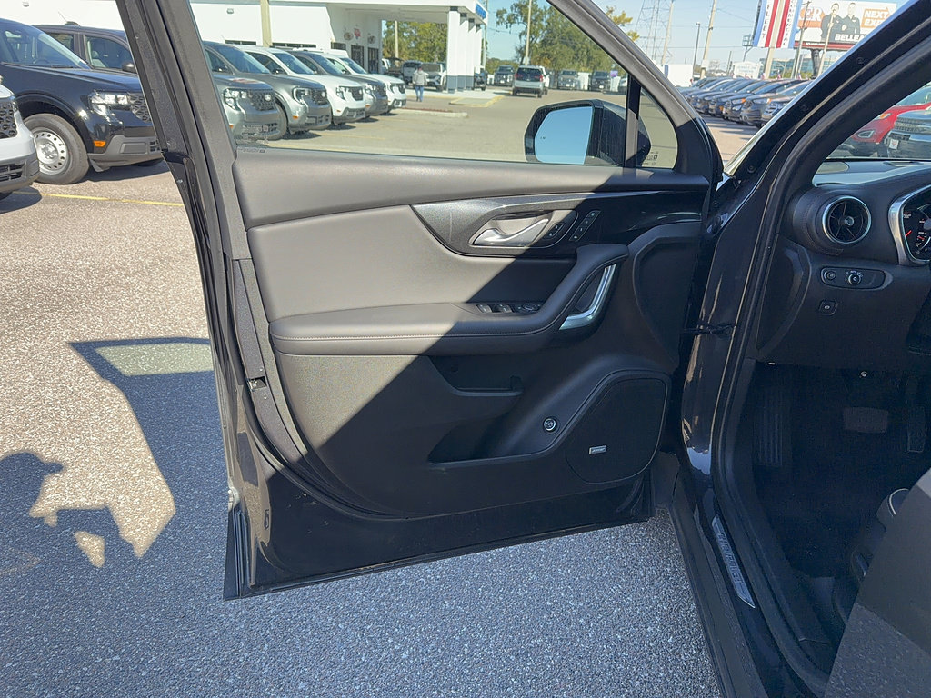 Used 2022 Chevrolet Blazer Premier w/ Enhanced Convenience Package FWD image 8