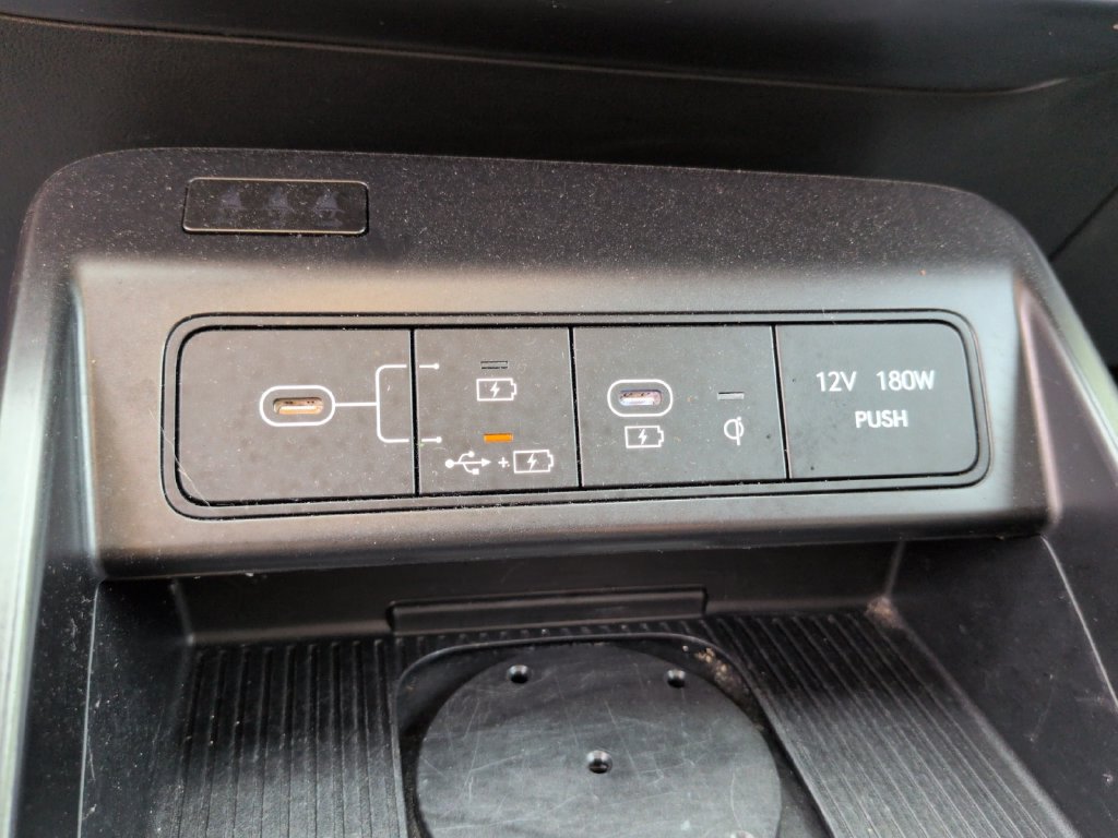 Used 2024 Hyundai Kona Limited FWD image 22