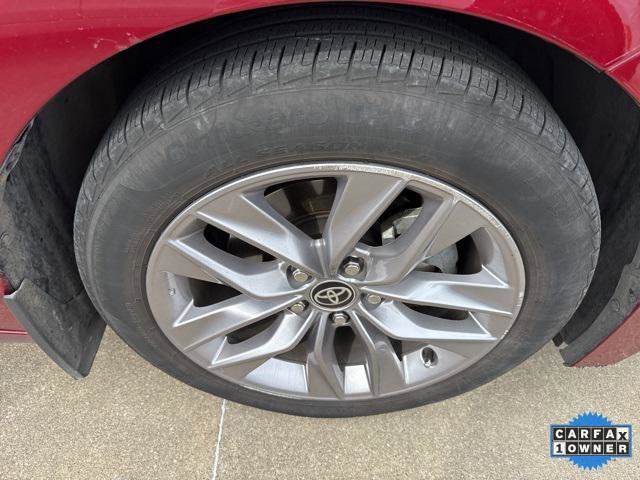 Certified 2020 Toyota Avalon XLE w/ Moonroof Package image 11