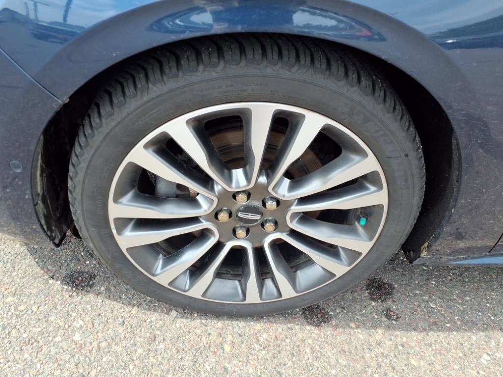 Used 2017 Lincoln Continental Reserve w/ Technology Package image 21