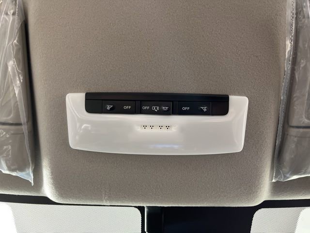 New 2025 Nissan Versa SV w/ Trunk Package image 31