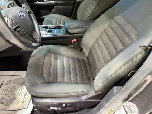 Used 2017 Ford Fusion SE w/ Fusion SE Technology Package FWD image 24