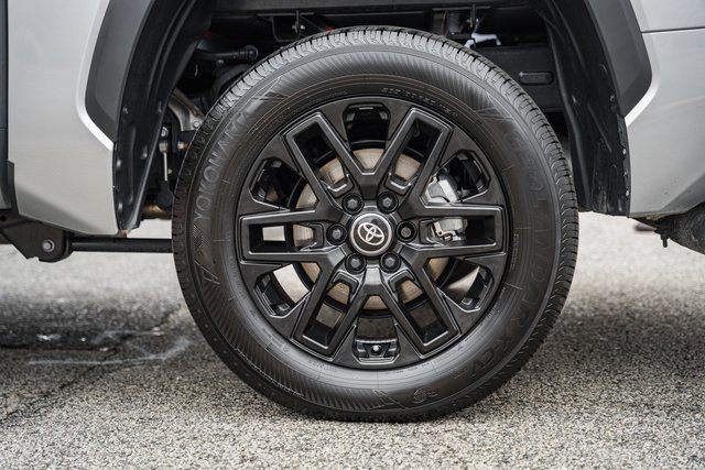 Used 2025 Toyota Tundra Limited image 20