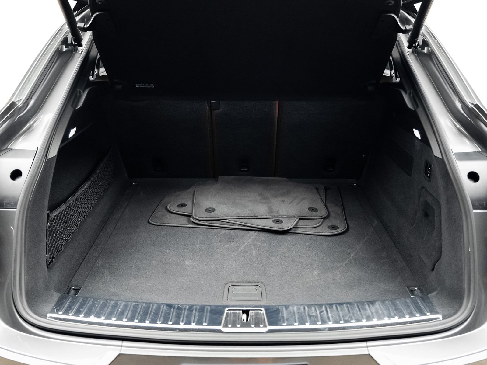 Used 2023 Porsche Cayenne Turbo AWD/4WD image 59