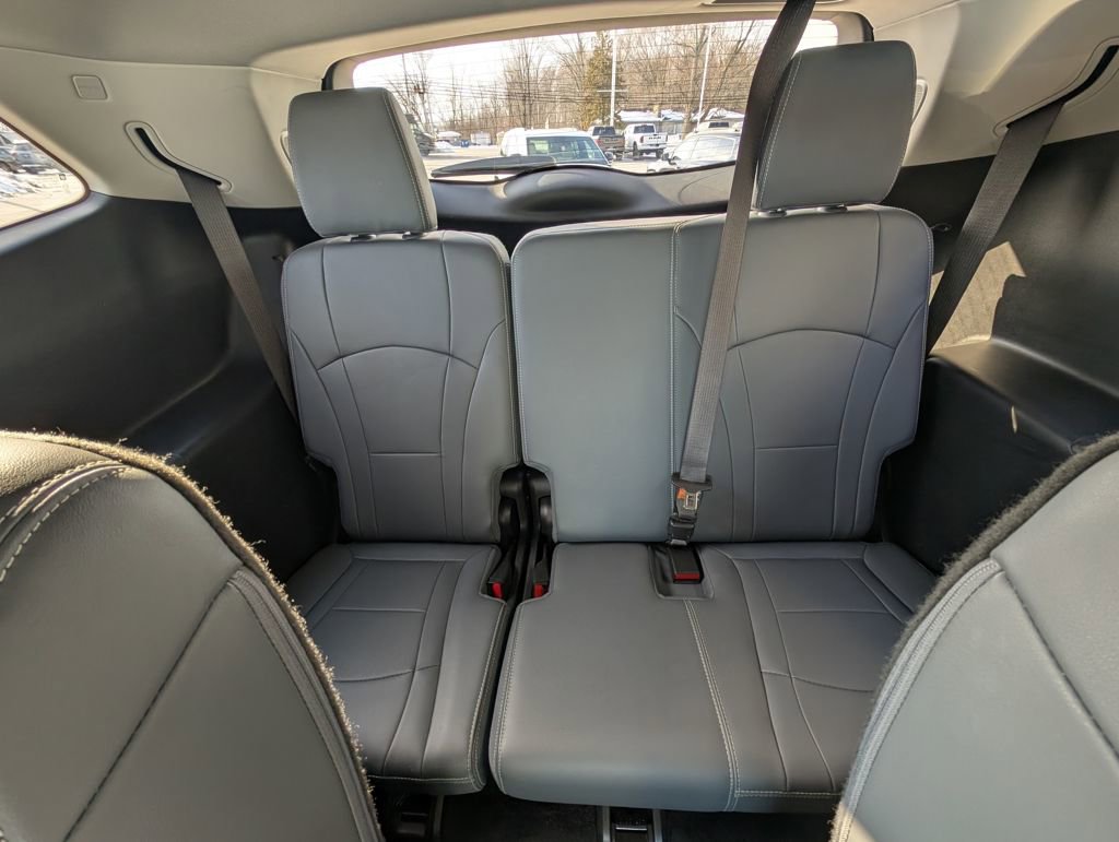 Used 2021 Buick Enclave Essence w/ Sound and Sites Package AWD/4WD image 21