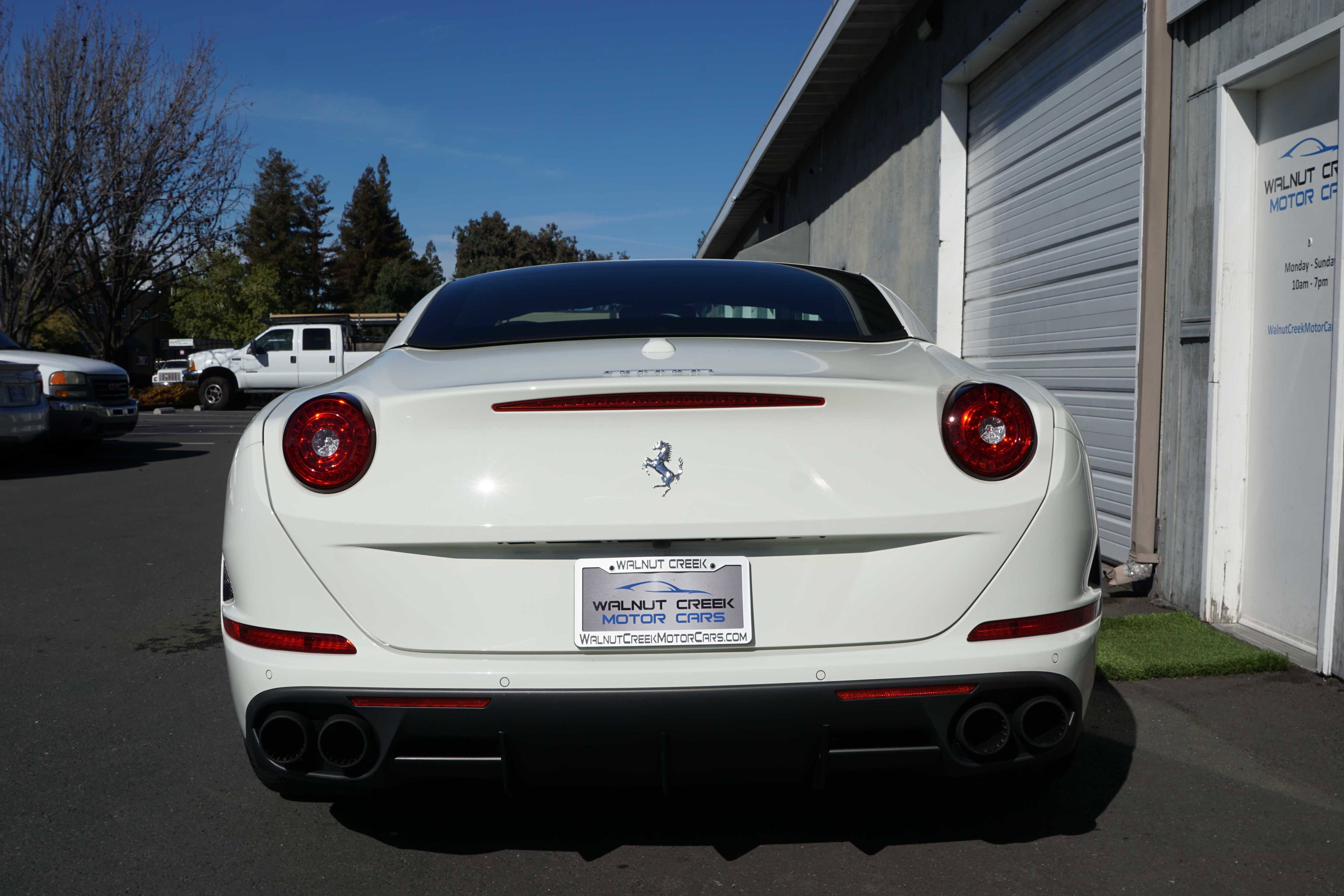 Used 2017 Ferrari California T image 15