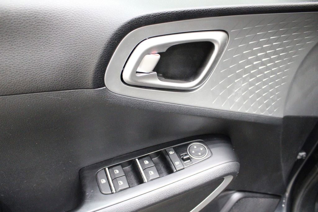 Used 2020 Kia Soul LX image 17