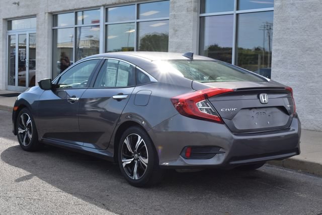 Used 2018 Honda Civic Touring image 9