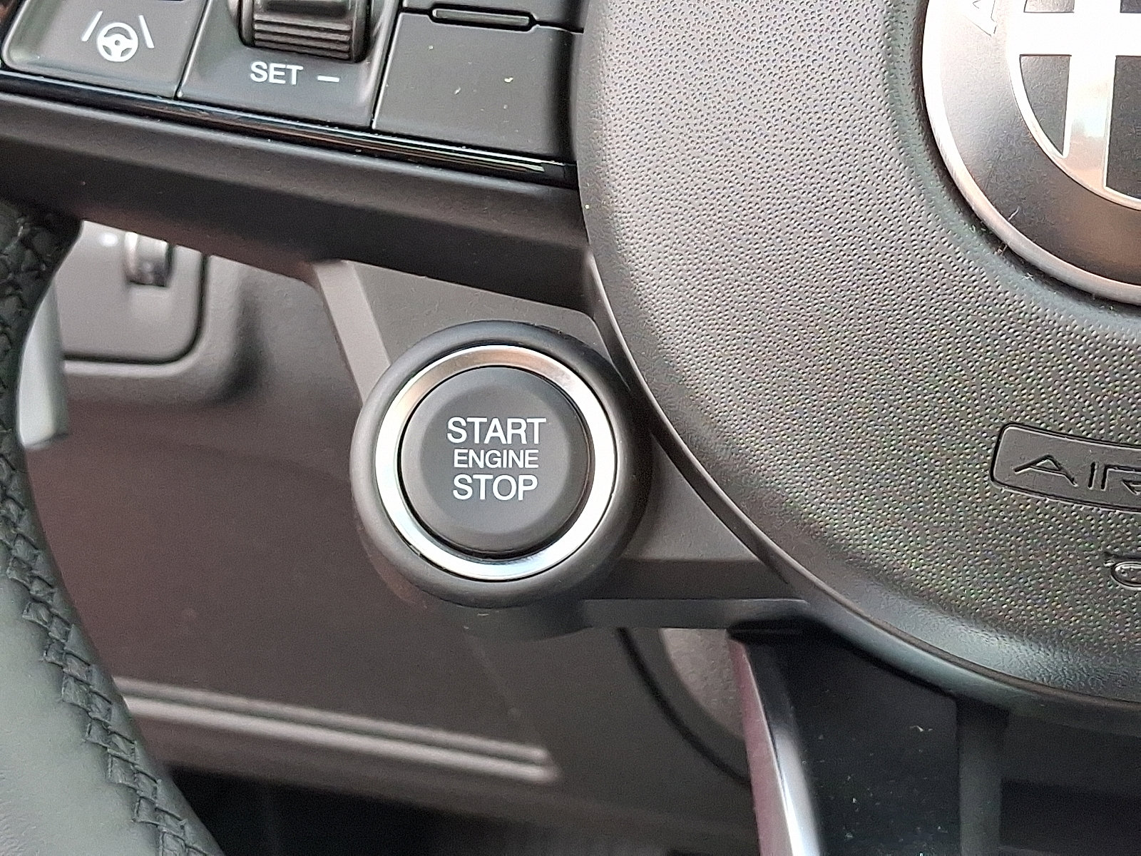 New 2025 Alfa Romeo Giulia AWD w/ Driving Assist Package image 21