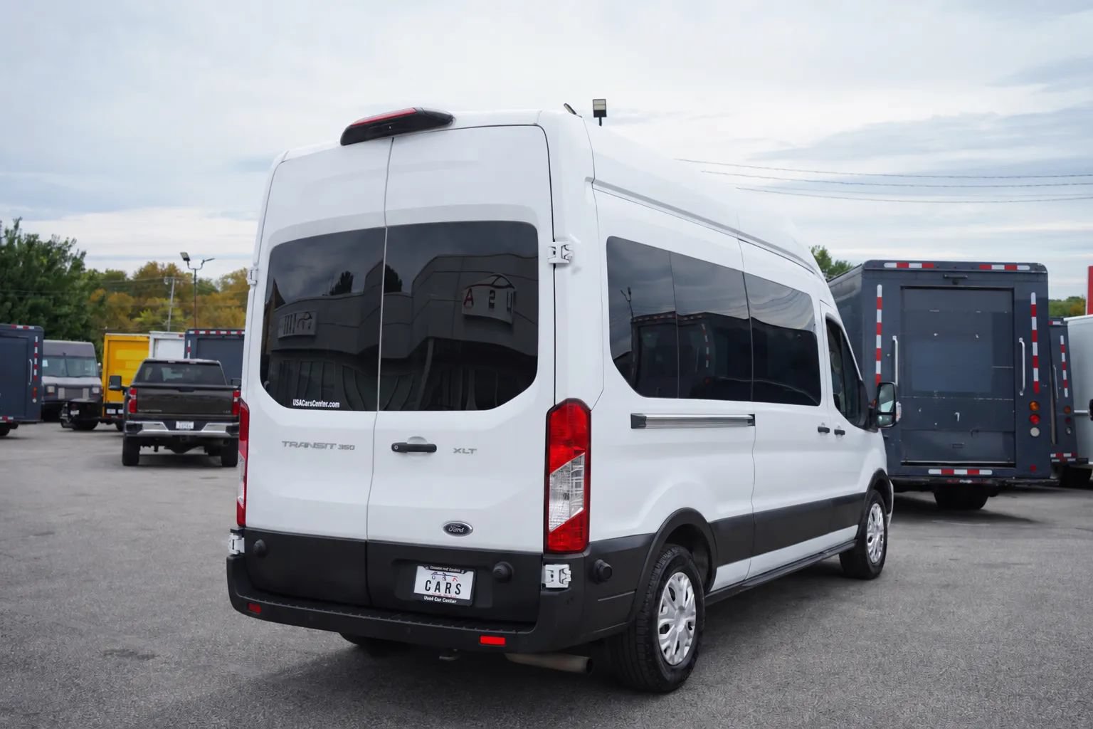 Used 2024 Ford Transit 350 XLT RWD image 9